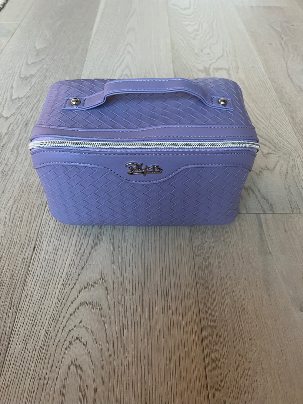 NWT BOYATU Lavender Makeup Travel Bag